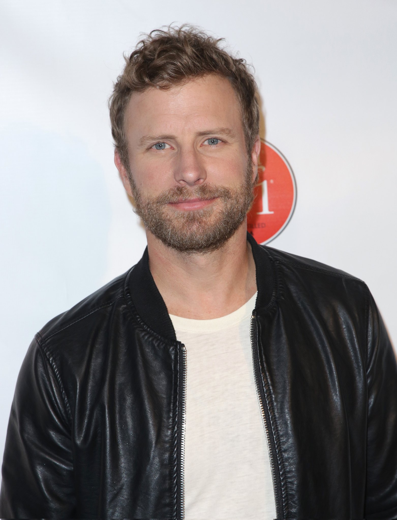HAPPY 47TH BIRTHDAY DIERKS BENTLEY 