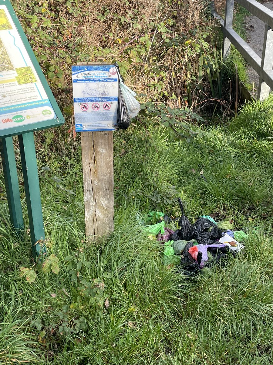 McPikul's tweet photo. @BCPCouncil look what is there ta Bourne Valley Park ! Its some Joke ?! No one bin here ! https://t.co/ttpNLlemMm