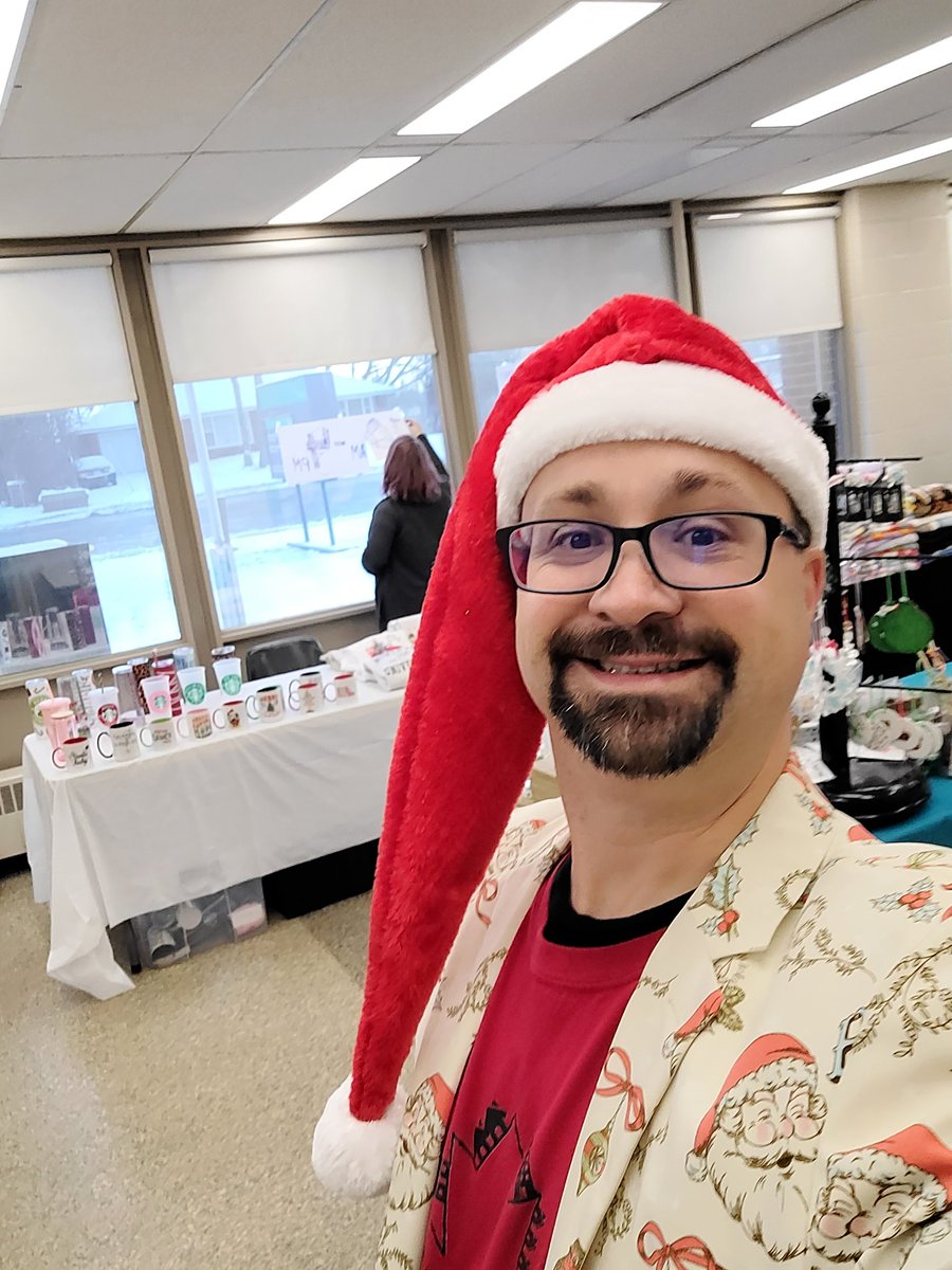 DaveWilliamsOtt's tweet photo. Ready for day 2 of @pineviewottawa Holiday Craft Fair
Open 10 - 4 with lots of great #Local #Crafters 
#Ottawa #CraftFair
1700 Blair Road

#PineviewOttawa https://t.co/986AfwOsmF