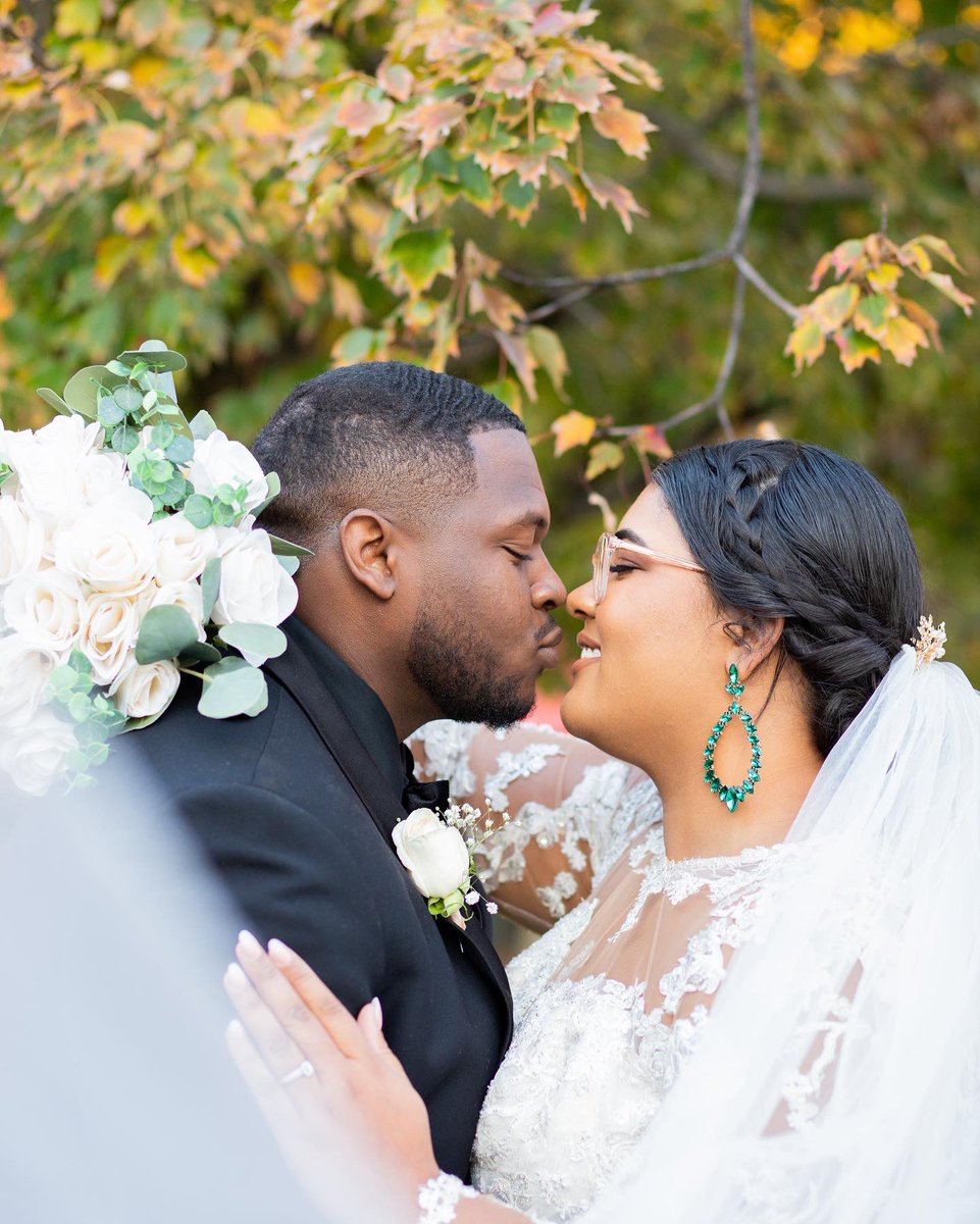 kmcknabb's tweet photo. Mr &amp; Mrs. Mathis Felder 🤍11.18.22👰🏽‍♀️🤵🏿‍♂️ https://t.co/UvoBXuuBDU