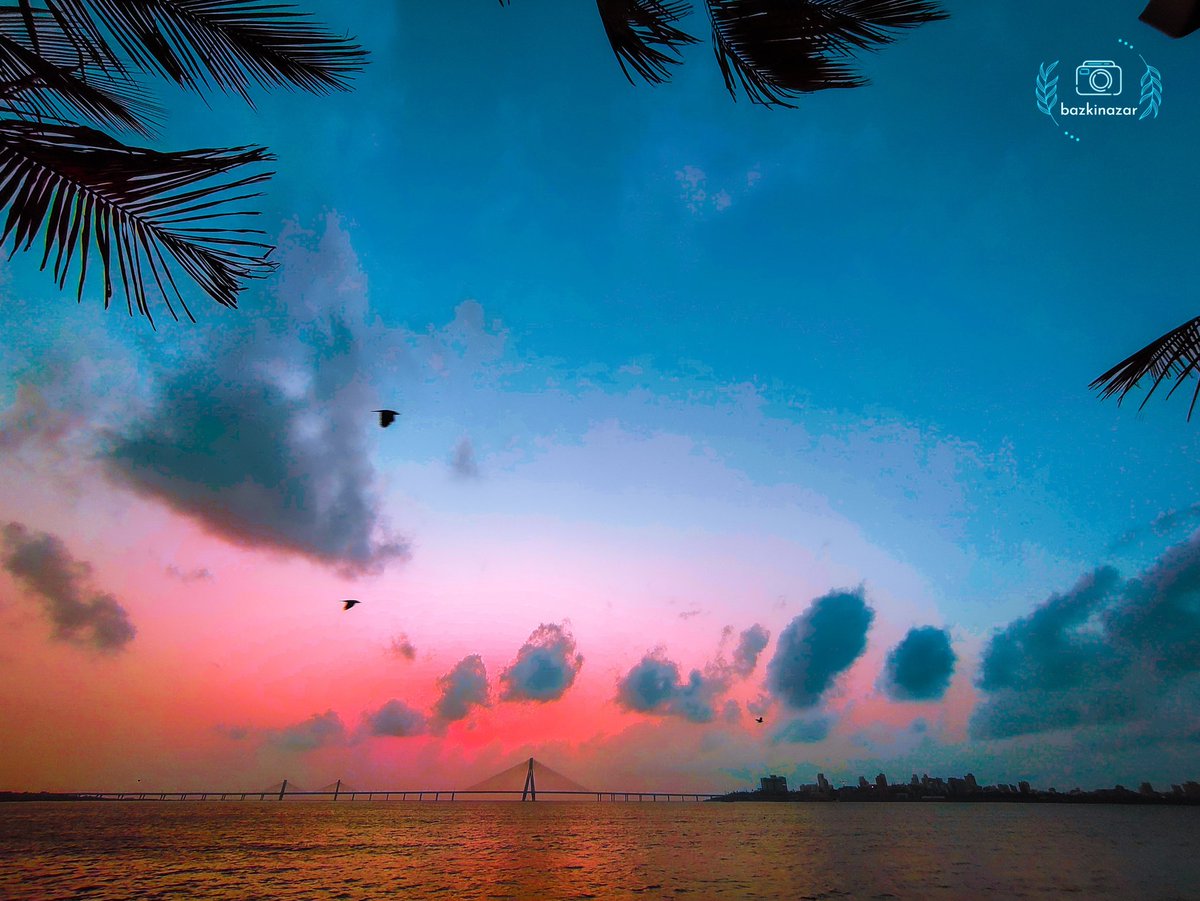 bazkinazar's tweet photo. Nice MUMBAI style Sunset 😍
#sundayvibes #sunset #Sunset_Beach #FIFAWorldCup #PhotoOfTheDay #photography #photographer #artistsontwitter #bazkinazar #ENGvNZ #Mumbaikar #MumbaiIndians https://t.co/UJfzr4gpKc