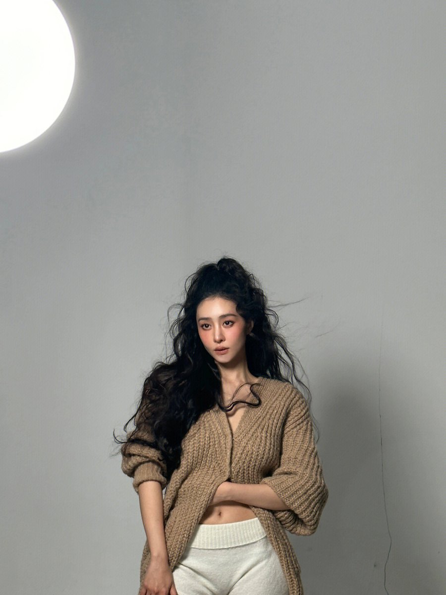 Vicki_abby_'s tweet photo. Life is a roller coaster with highs and lows, which means that whatever is good or bad right now is only temporary. Good morning! #Model #Photography #Life #Work #Weekend #Pretty #Fashion #clothes https://t.co/bQJcCc0Vhr