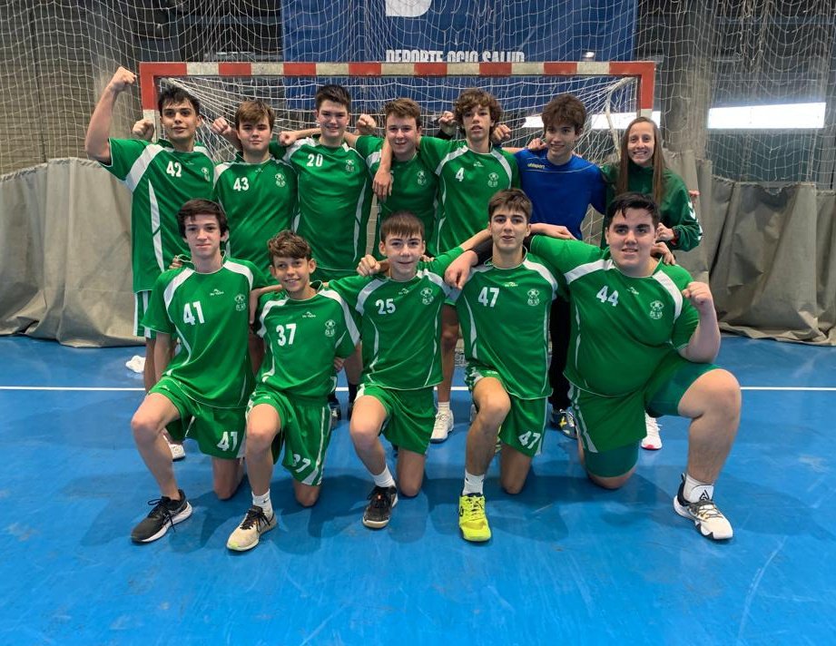 BalonmanoSafa's tweet photo. 🏆 2 Cadete.
🆚 BM SAFA 33-27 BM Villaviciosa
📢 Buen partido en ataque del equipo, que consiguió claras ocasiones de gol. Gran aportación de todos los jugadores. ¡A seguir trabajando!
#LaFuerzaDelVerde 💚💪 https://t.co/jIofwfzLuH