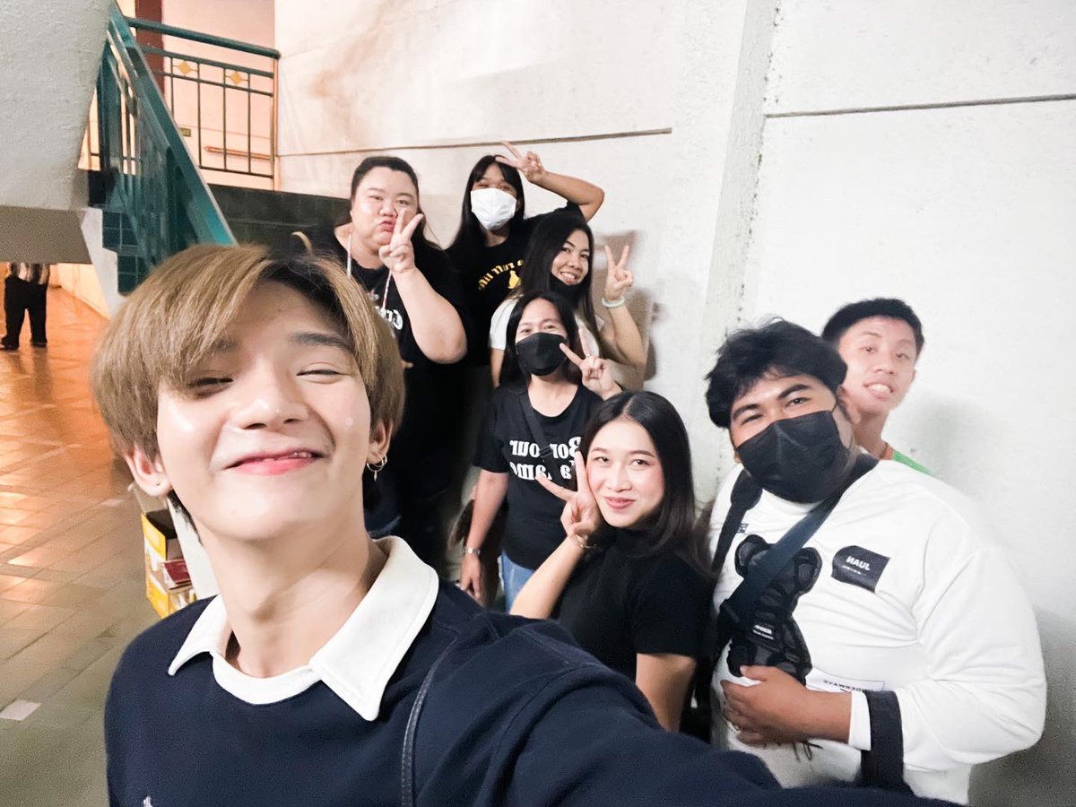 NitithornStory's tweet photo. 20.11.2022
วันนี้สนุกมากกกกกกกก
นั่งคุย นั่งเล่น นั่งหม่ำข้าว หม่ำหนม

ขอบคุณทุกคนมากๆนะคะ
มาเจอกันอีกน๊าาาาาาาาาาาา

รูปคู่ในDriveจ้าาาา
https://t.co/ytImKwJo0A

#flukeniti #scorpions_lastiste https://t.co/yTghR85egH