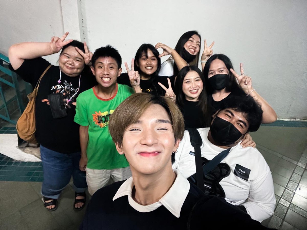 NitithornStory's tweet photo. 20.11.2022
วันนี้สนุกมากกกกกกกก
นั่งคุย นั่งเล่น นั่งหม่ำข้าว หม่ำหนม

ขอบคุณทุกคนมากๆนะคะ
มาเจอกันอีกน๊าาาาาาาาาาาา

รูปคู่ในDriveจ้าาาา
https://t.co/ytImKwJo0A

#flukeniti #scorpions_lastiste https://t.co/yTghR85egH