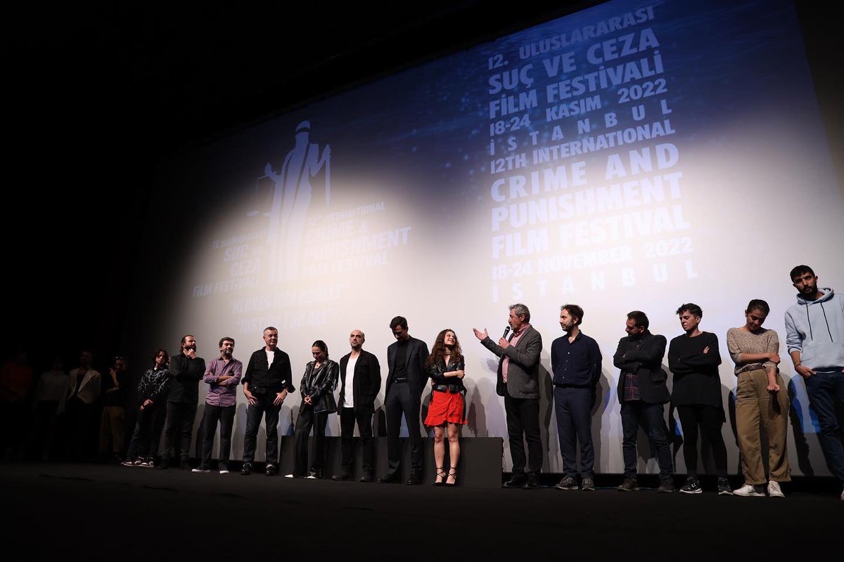 eminalpermovies's tweet photo. #KurakGünler İstanbul prömiyerini dün akşam 12. Uluslararası Suç ve Ceza Film Festivali kapsamında gerçekleştirdi! Herkese çok teşekkür ederiz. Pazartesi @KadikoySinemasi'nda görüşmek üzere. #uscff #uscff2022 

#BurningDays #EminAlper #zolayapim #gloriafilms #circefilms https://t.co/Igiarqbg3A