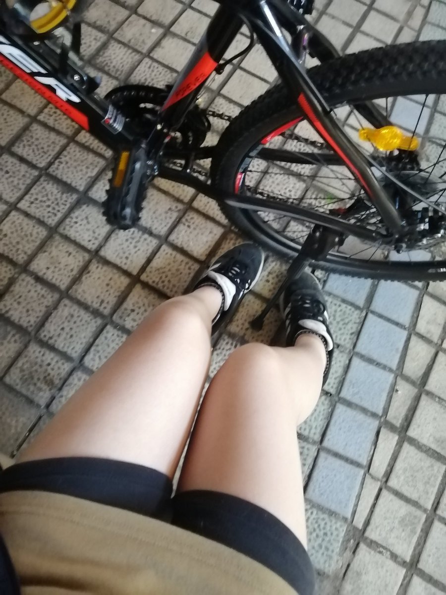 骑车车~
#男娘 #伪娘 #光腿