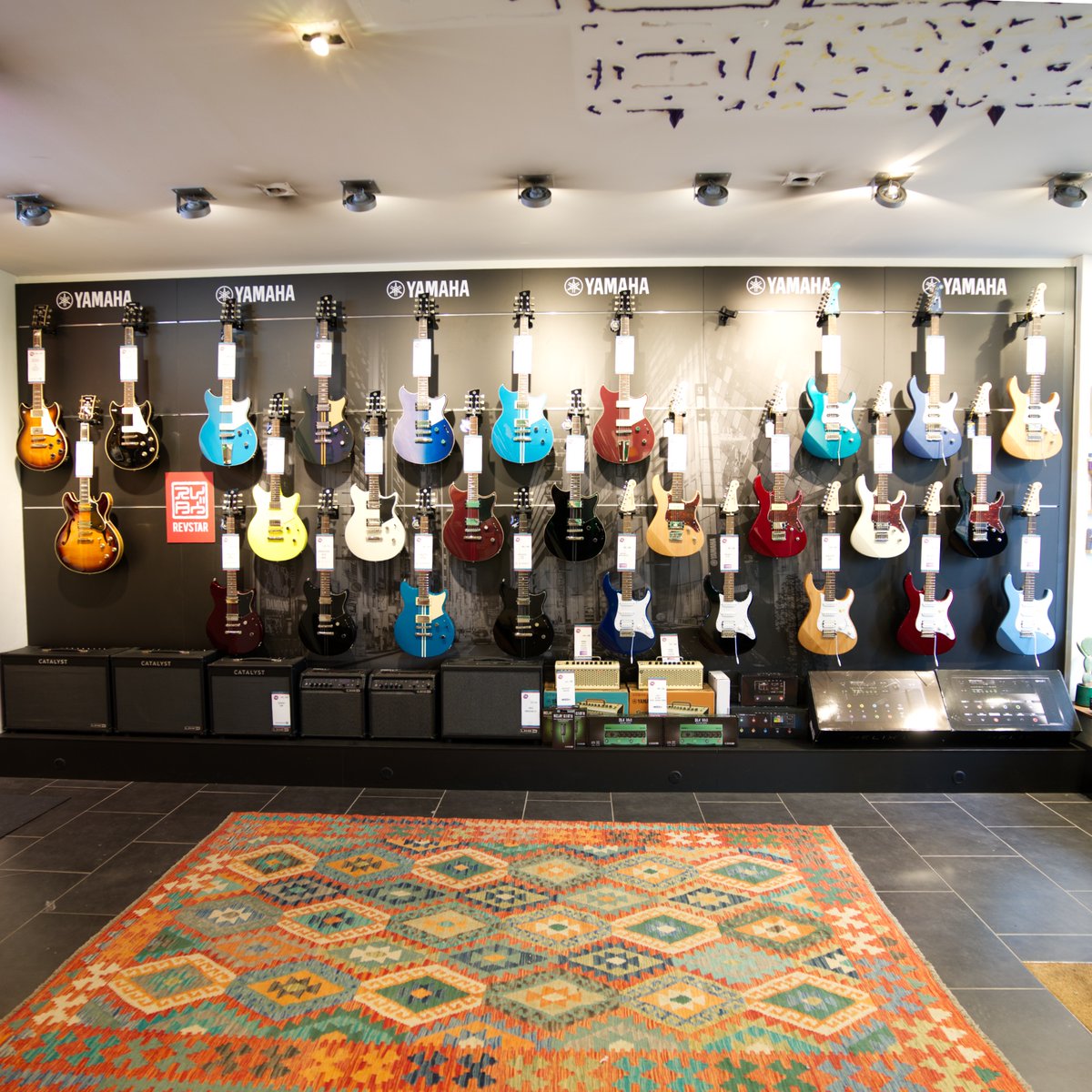 The shop change is getting more and more in its final stadium. Watch this huge wall of the finest Yamaha electric guitars available ! #groovestreet98 #thebrusselsguitarshop #guitarshop #YAMAHA #revstar #yamahamusiceurope #DL4MkII #yamaharevstar #yamahasa2200 #yamahapacifica