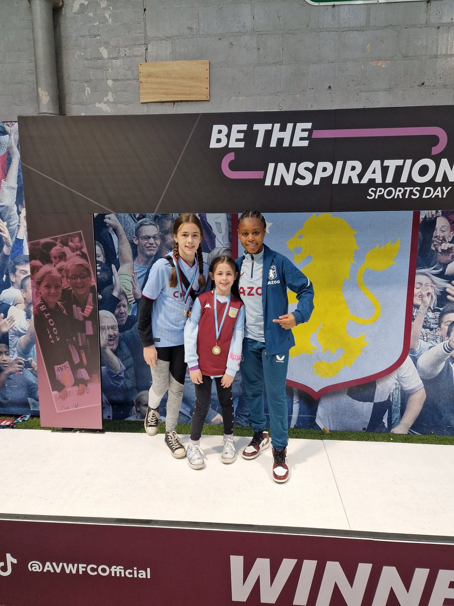 #avfclive
Come on Villa!! 🦁⚽️🏅