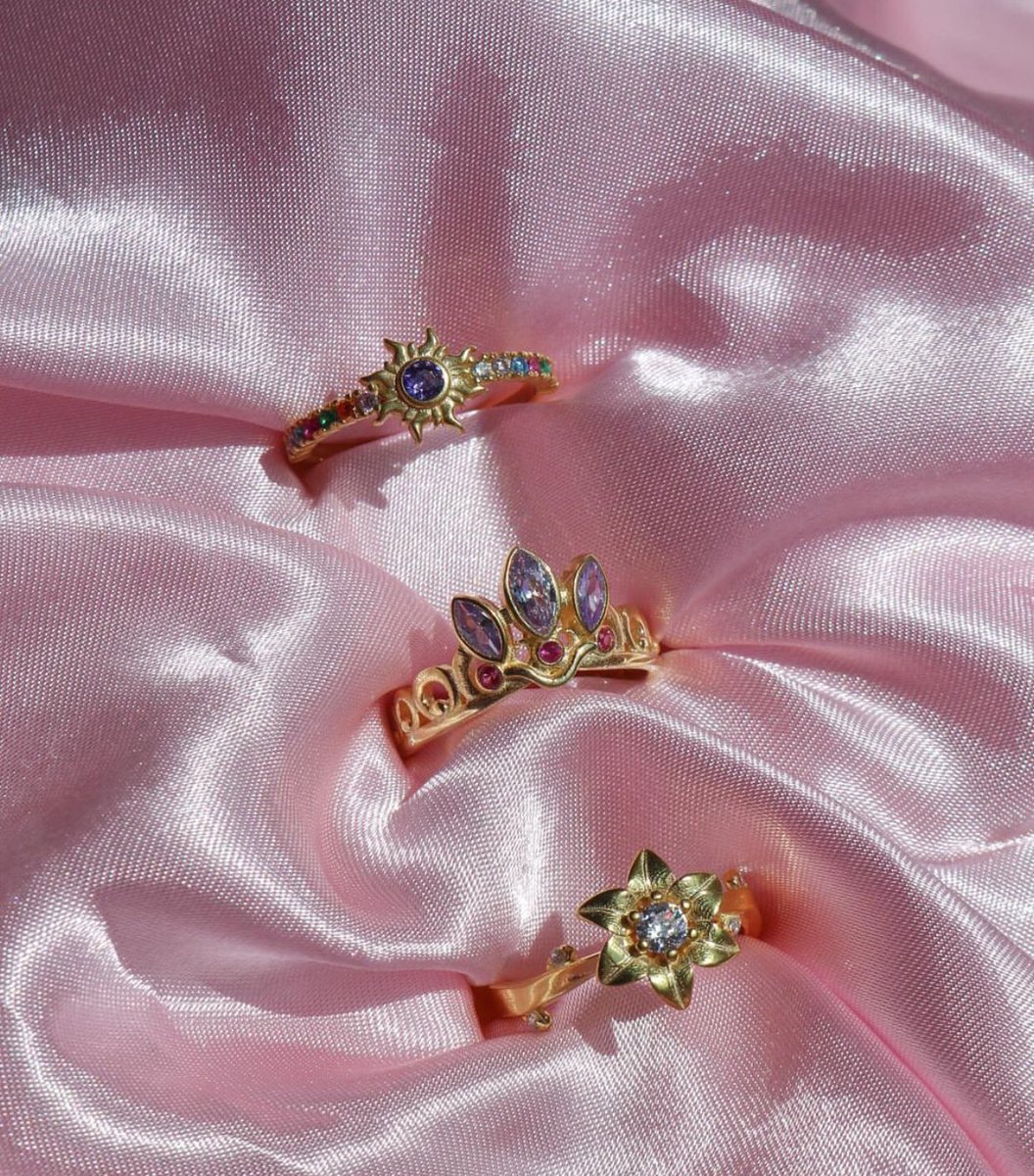 Reorahco's tweet photo. Rapunzel tangled Rings 🎨👑☀️ #tangledmovie #rapunzelring #crownring #sunring #flowerring #tangledrings #disneyjewelry #princessring #princessjewelry #Christmas #christmas2022 https://t.co/GbVsuG35l5
