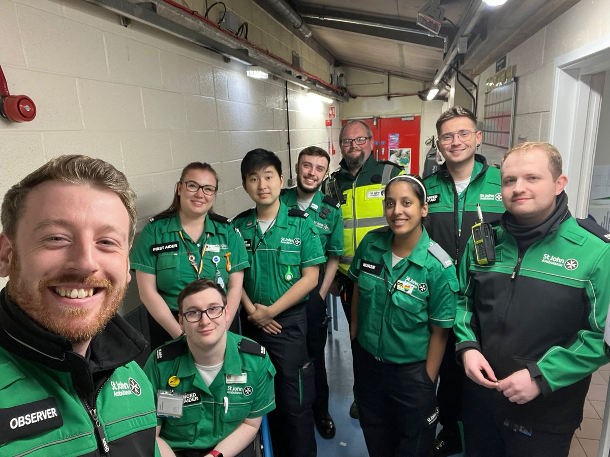 I spent the evening with SJA Birmingham Night Time Economy last night @SJA_CR_WM well done to the team for a very smooth operation, and thank you for all you do! I'll be back, maybe with a microwave next time! #Welldone #SJA #NTE #CommunityResponse