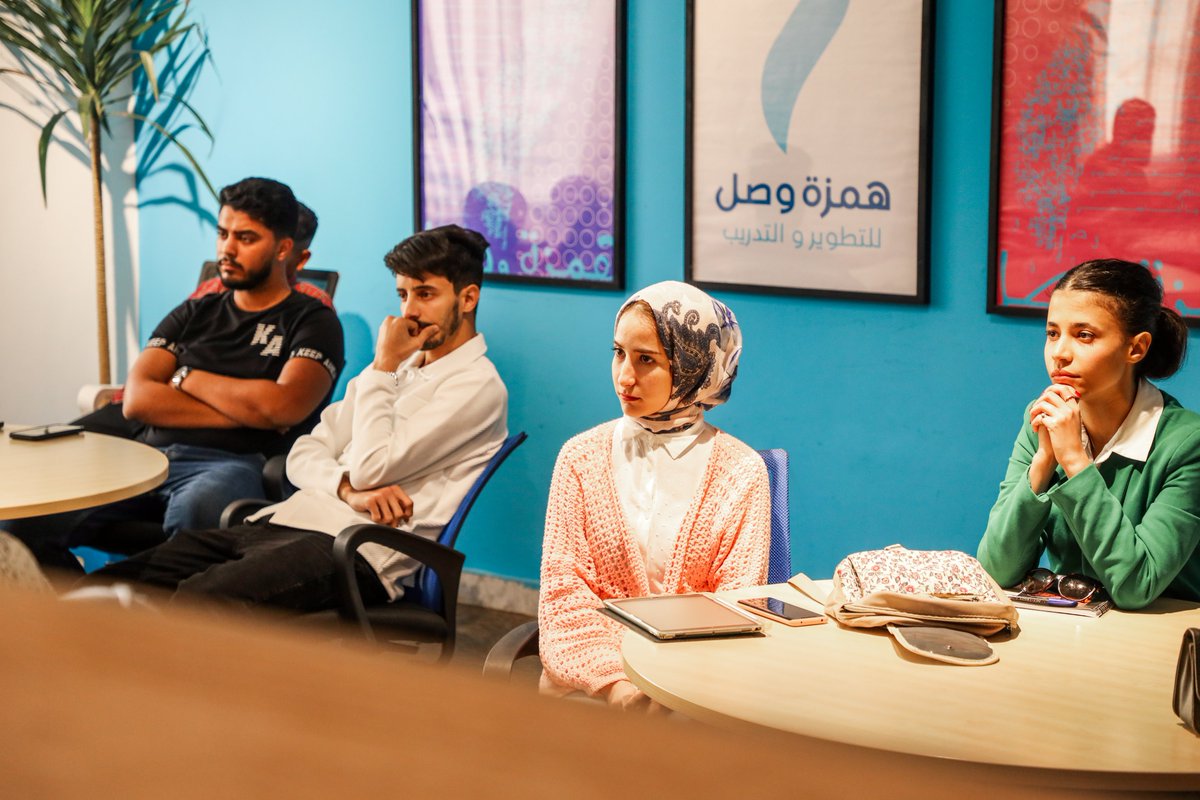 برنامج القادة الطلاب هي فرصة للطلبة والخريجين من عمر 20 إلى 24 عاما، لخوض تجربة في إحدى الجامعات الامريكية وتعلم مهارات مثل إدارة المشاريع لمساعدة مجتمعاتهم المحلية
إذا كنت ممن تستوفي فيه الشروط يمكنك الدخول على الرابط التالي والتقديم:
ly.usembassy.gov/apply-for-the-… 
#وصل_بينك_بين_نجاحك
