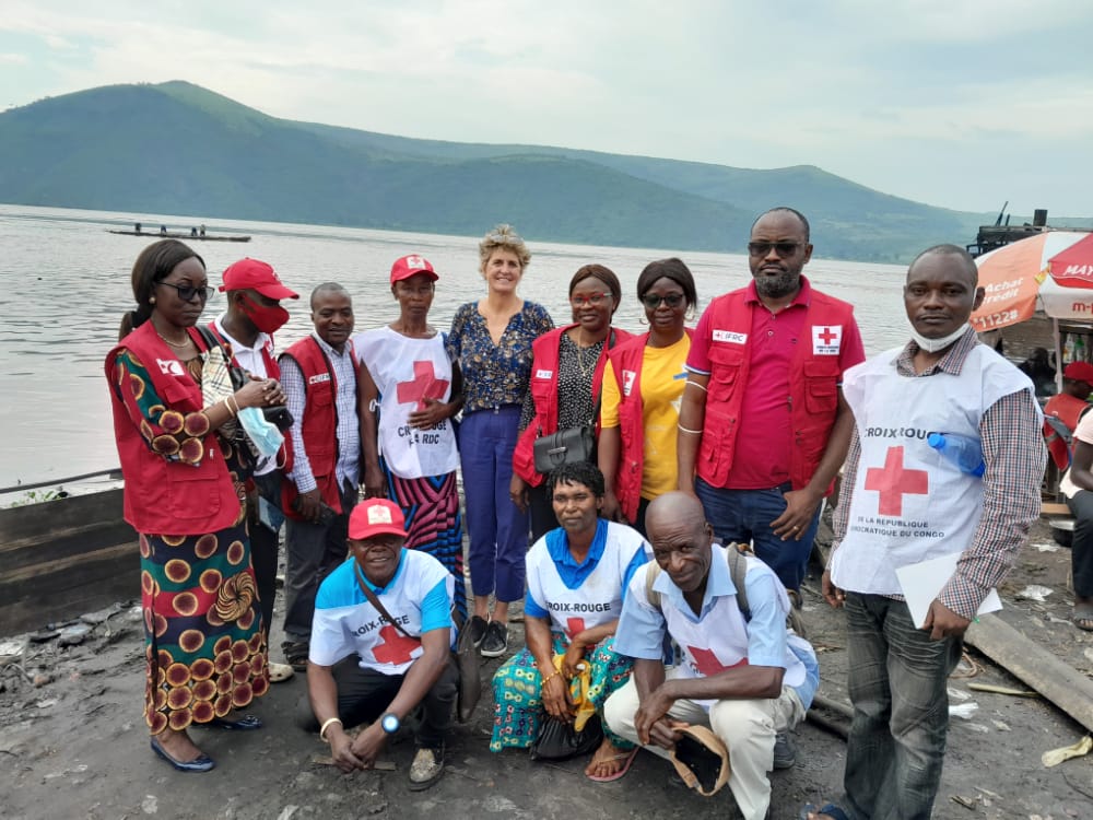 croix_rouge_rdc's tweet photo. Visite de BHA-USAID du 15 au 18/11/ 2022 dans les zones de Santé de Maluku 1 et Ndjili. Dans le cadre du projet "Batir la confiance au sein des communautés".focus sur la promotion de la Vaccination contre la COVID-19 et la récupération des enfants en conflit avec la vaccination. https://t.co/dd0kWrZ6Om