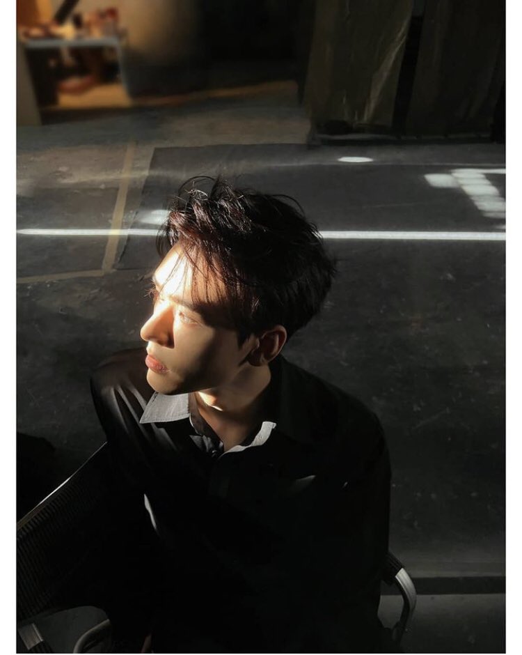 gongnjun's tweet photo. Basking in the sun. ☀️ https://t.co/sc1RhZedTy