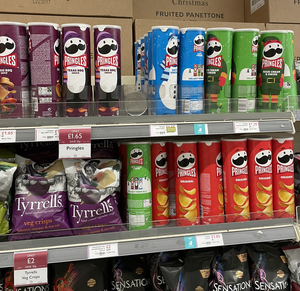 £1.65 #Pringles prices at Waitrose, plus festive packaging 🎅🏻👍🏻