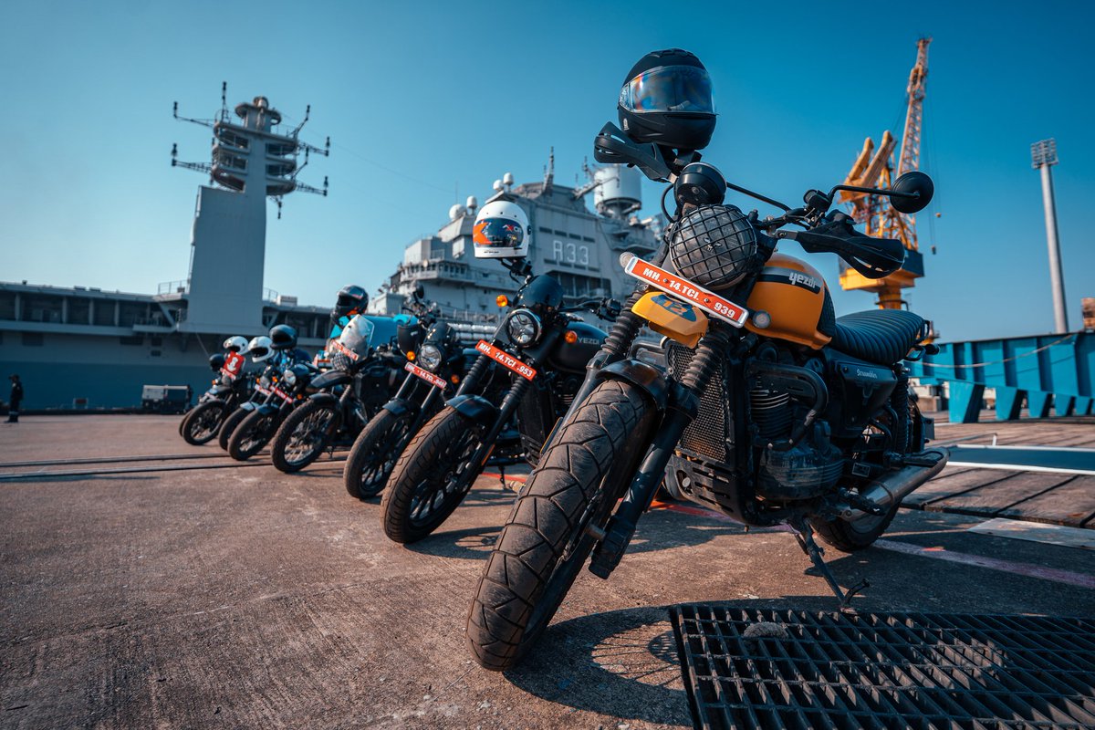 jawamotorcycles's tweet photo. #JawaYezdiMotorcycles is proud to be ride partners for the #UnityRide22 which flagged off from #KarwarNavalBase - marking the 9th anniversary of @IN_Vikramaditya
#JawaMotorcycles #YezdiForever #Riders #Kommuniti @IN_KTKNA @indiannavy @IN_WNC @karnataka_ioc https://t.co/k3nn1L02pp