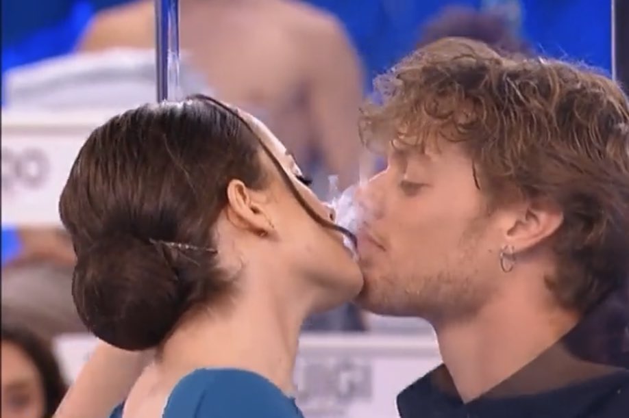 BGLGAMCL's tweet photo. DO YOU GET DEJA VU… #tusiquevales #amici #amici22
#rita #carolapuddu #caroligi https://t.co/itLxSj7Atu