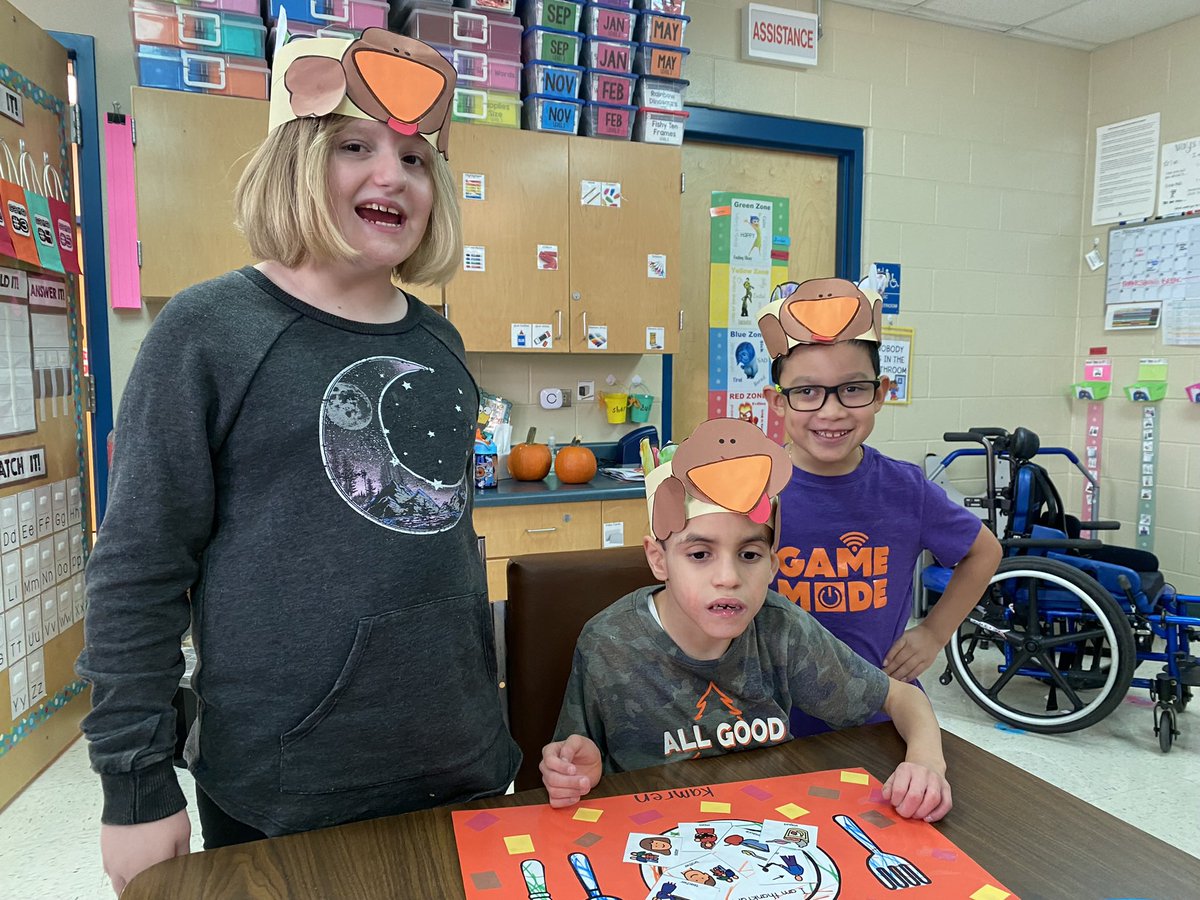 jenna_brown's tweet image. Happy Thanksgiving from @NISDLangleyES ALE 🦃🌽 #lifeinALE @Miss_Guerra12 @NISDSpecialEd @Robertgreenmath