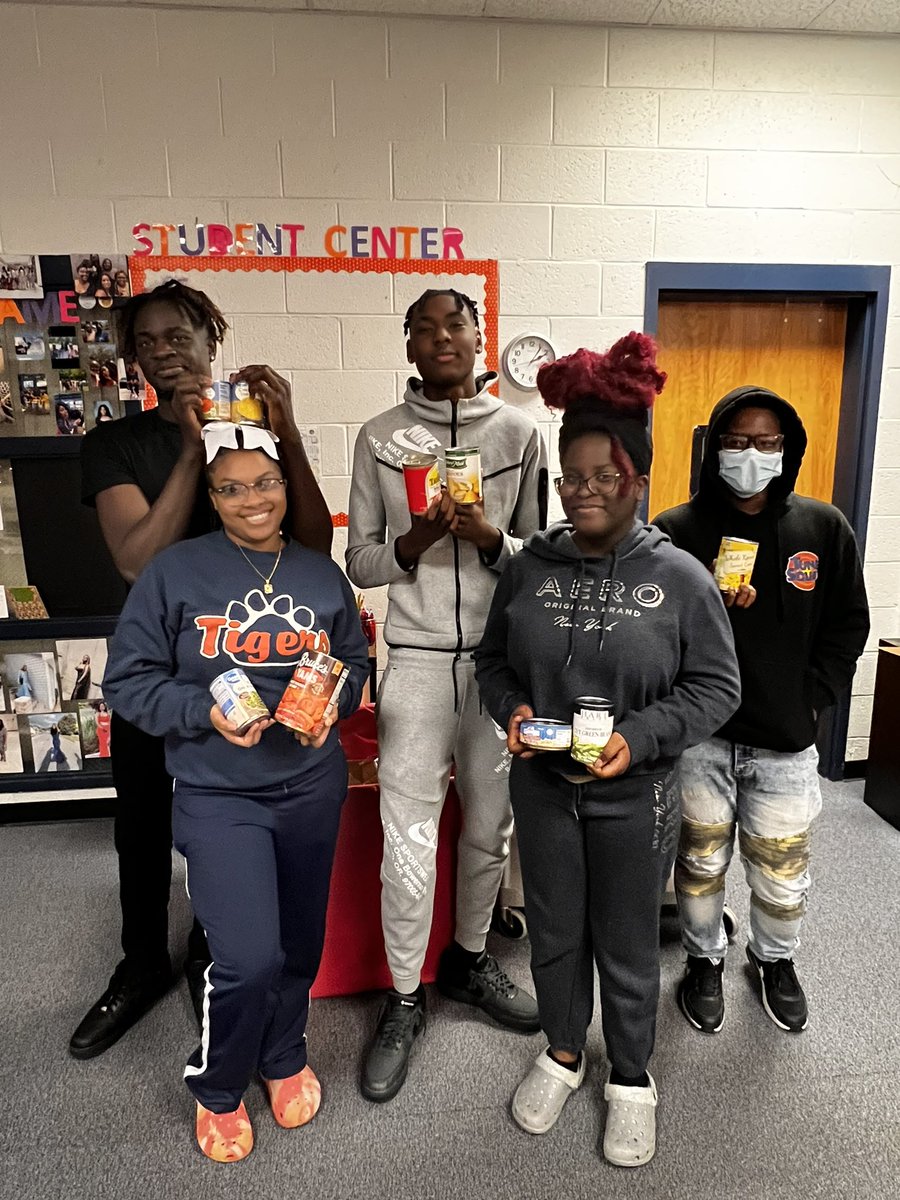 FBLAMMHS's tweet photo. MMHS FBLA November Service Challenge. The canned goods were donated to a local women’s shelter in Clayton County. @georgiafbla #gafblaservicechallenge https://t.co/tnr2mbGL7z