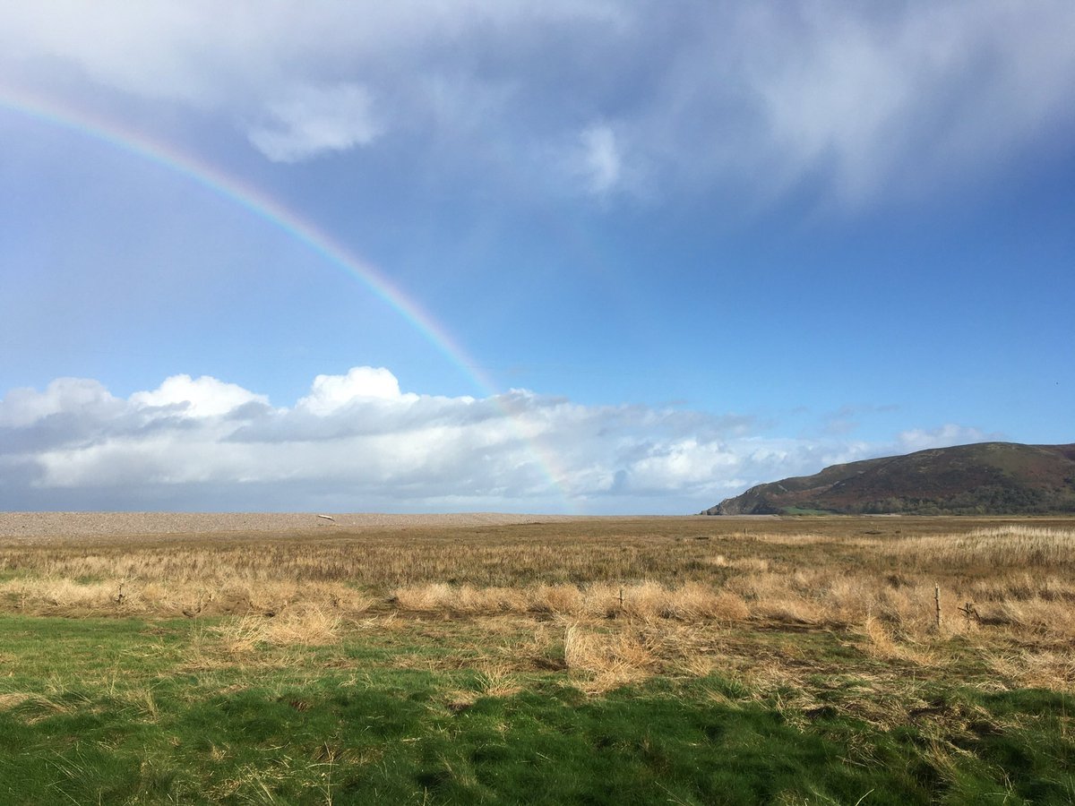 SusanLocke7's tweet photo. #porlockmarsh #rainbow Just over an hour ago. Tipping down now!
@Porlockcoast1 https://t.co/TOCpy4OoaR