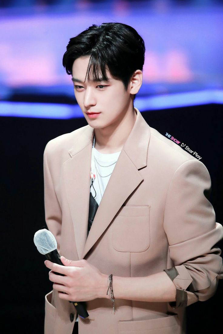 juyueon's tweet photo. @GreatestUtopia "Okay sebelum kita tutup acara hari ini, Juan mau bilang makasih banyak buat partisipasinya di acara farewell party ini, officer. Setelah ini kita tetap jadi keluarga, jadi jangan lupa buat tetap jaga komunikasi, sukses selalu untuk kalian semua. See you when I see you!" https://t.co/NUAt6aXYFA