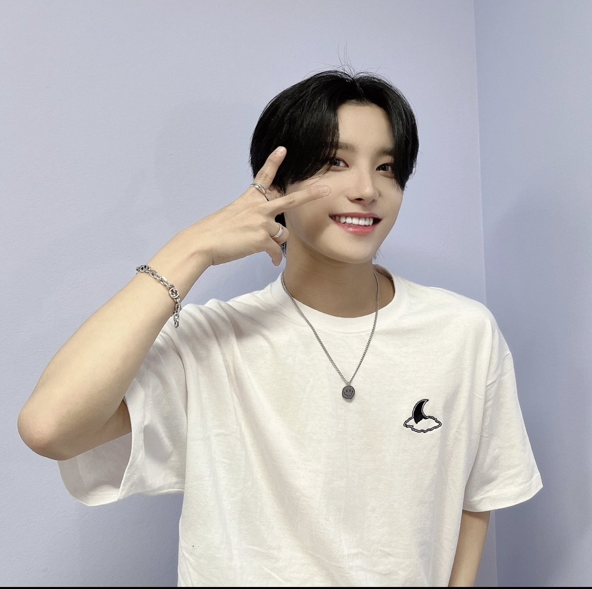 utm_office's tweet photo. 엘라스트 최인 님께서 under the moon 제품을 이쁘게 착용해 주셨습니다!🌝
예쁜 사진 감사드립니다!🌙

CELEB : 엘라스트 최인

PRODUCT : Under The moon 자수 로고 반팔티

PRICE : 42,000 > 33,600

HOMEPAGE : https://t.co/eeYy23UbF2 

#elast #엘라스트 #최인 
#choiin https://t.co/r6Gl2ibqEM