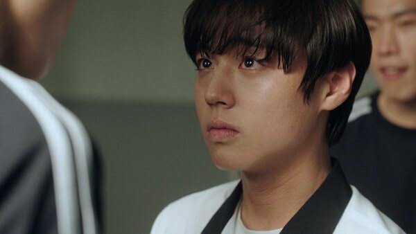 ⚠️ Weak Hero ⚠️ •Kdm•
Kalian notice ga sih kalo dia ganteng banget!😭 Aku dari awal salfok sama dia karen baru pertama kali liat wajahnya di drakor. Asli liat dia aktor tapi vibesnya kaya boyben2 gimana gitu😭