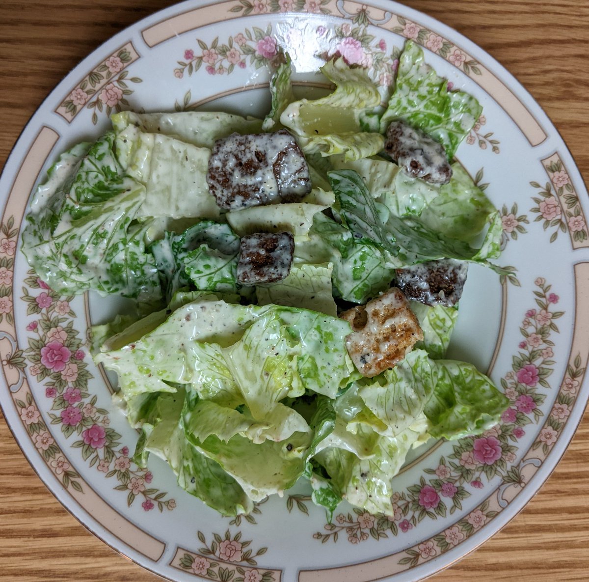 recipesallkinds's tweet photo. Caesar Salad
#allkindsofrecipes #testkitchen #caesarsalad #salad #romainelettuce #parmesancheese #croutons #caesardressing https://t.co/ITx8uFf6ON