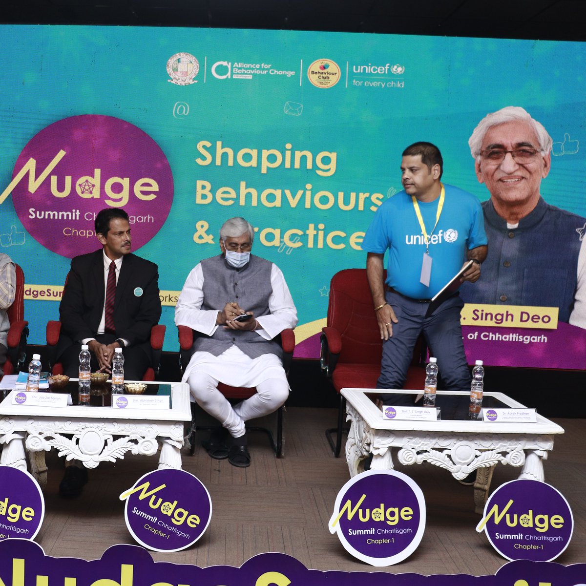 ChhattisgarhABC's tweet photo. People have the information, supplies &amp; intent to adopt a behaviour, but yet we see that behaviour does not change as required. Nudge Theory helps us in identifying that key to make the change, how to probe people in the right direction- @abhisheksinghDP 
#NudgeSummit22 #SBCWorks https://t.co/cdXhJKerQ3