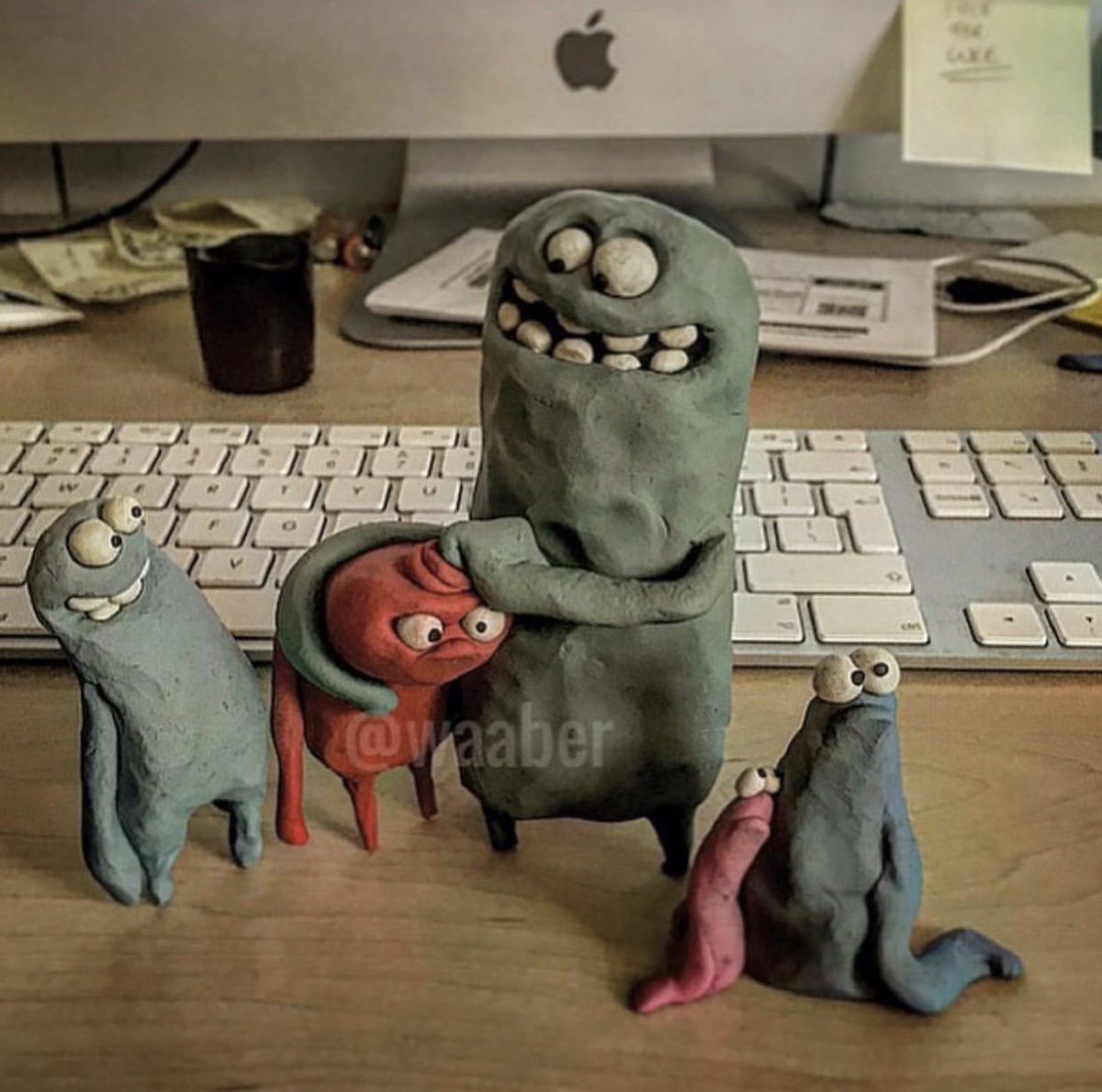 RichWebber1's tweet photo. Desk life #noogy #waaber https://t.co/BsaHh67q8x