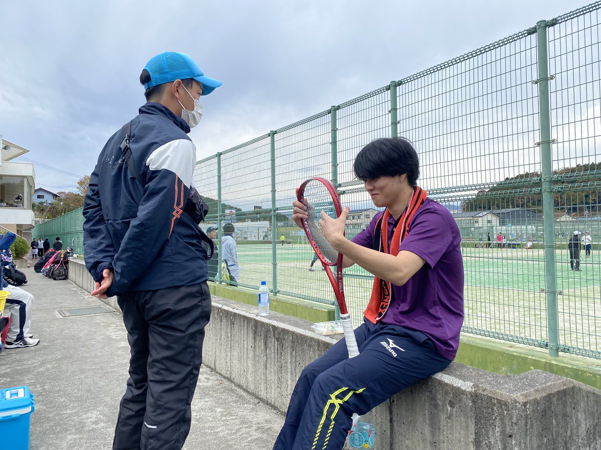Solidariesoftt1's tweet photo. 本日、いわき市ソフトテニス納会大会に参加しました！後衛の皆さんの走りはすごかったです😃前衛の皆さんもポーチのタイミングが合ってきて楽しみながら反省点もあり、最後はチーム同士の対決で盛り上がって終わりました！ https://t.co/wxikvalpob