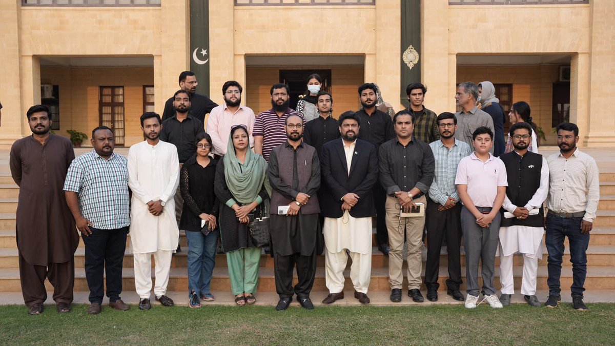 KamranTessoriPk's tweet photo. Met a delegation of students appearing  for MDCAT. They raised a few important issues pertaining to the exam. I assured them that I will be contacting Pakistan Medical Commission and other related bodies to investigate the matter and resolve it in favour of students. https://t.co/VaoHxmj7Yn