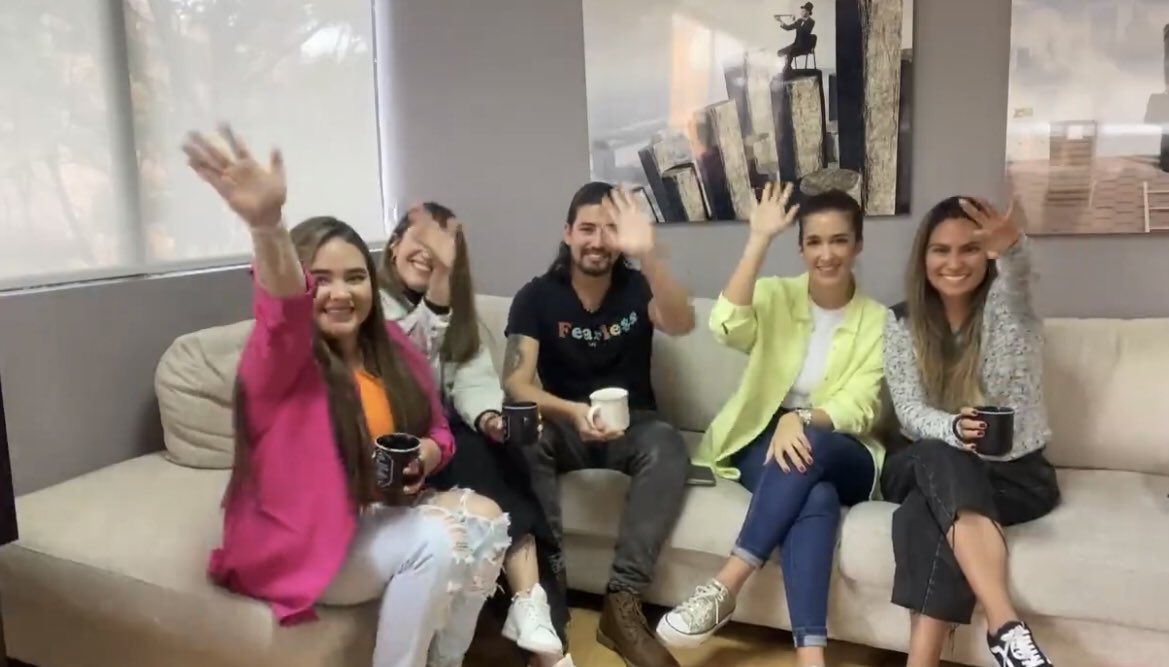 abelbejarano's tweet photo. No me falta nada para ser feliz, lo único que quiero es el presente que viví. ¡Gracias a la vida! Los invito a ver este programa donde fui invitado y compartí un poco de mi vida personal / espiritual https://t.co/YN3wN5aHmt https://t.co/fkKuaN6xcL