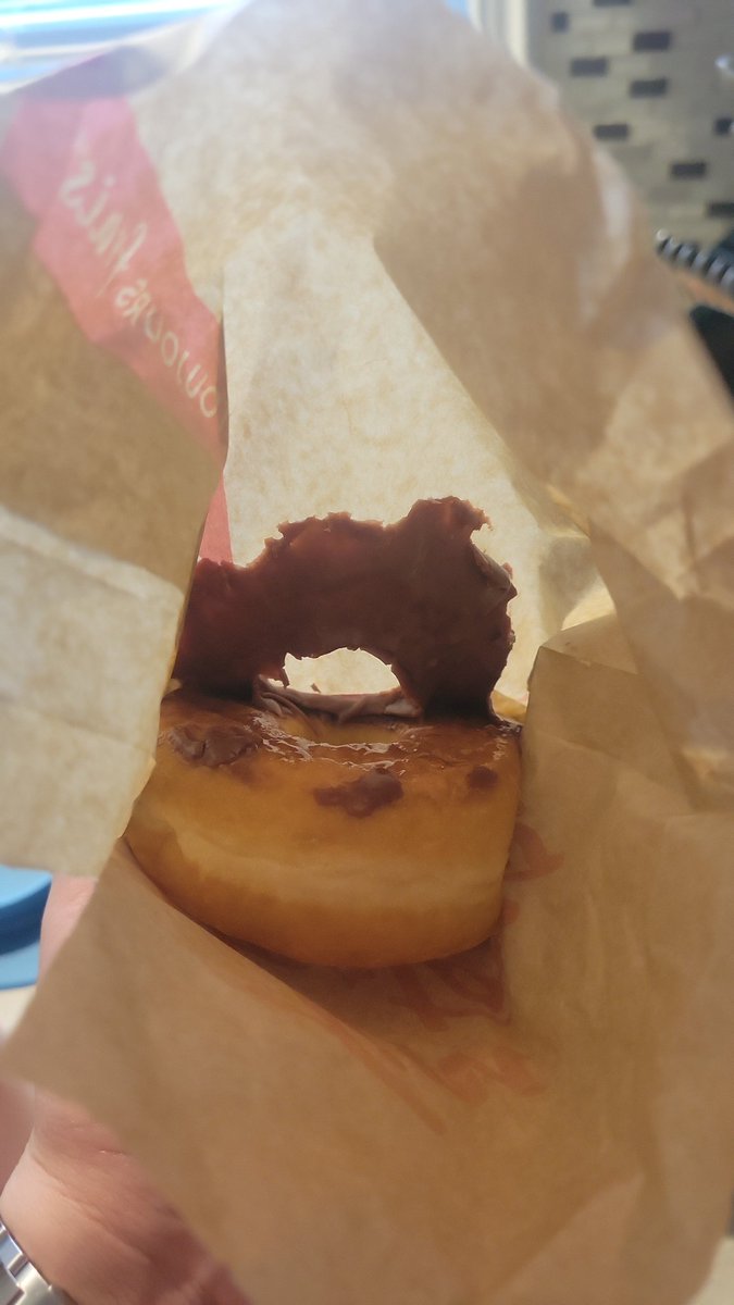 ritarodwell's tweet photo. EVERY FRICKING TIME @TimHortons!! there has to be a solution to this, it's annoying because my husband ends up eating my Timbits because he doesn't want a bare chocolate donut! https://t.co/t7wX2FzQpG
