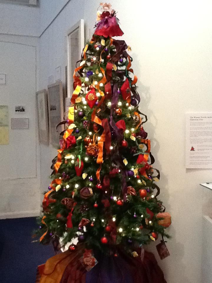 TextileArchive's tweet photo. Its almost Christmas 🎄
When is too early to put your tree up? 🤷♀️
These pictures are from our 2012 (10 years ago!) tree, and are starting to get us in the Christmas spirit!
#Christmas #Throwback #RedDecor #ChrismasinBraintree https://t.co/eU7VOkUdW3