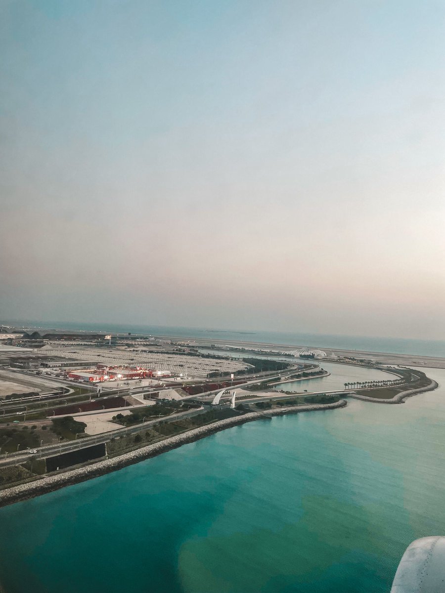 Hey!  Tuday my husband and I went on our unforgettable adventure🛩😍

We are waiting for the next flight at 20:00, and in the meantime we are studying Qatar airport
 😌