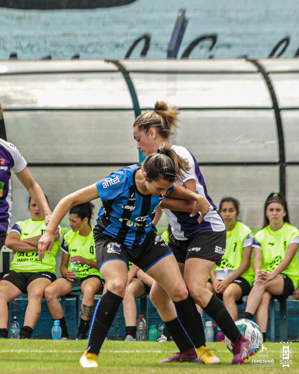 ✅ Se adelanta el negriazul en la primera mitad 

<a href="/LiverpoolFCFem/">Liverpool F.C Femenino</a> 1️⃣-0️⃣ <a href="/CAFenix_/">Centro Atlético Fénix</a> 

#TorneoRexonaPrimeraDivisión