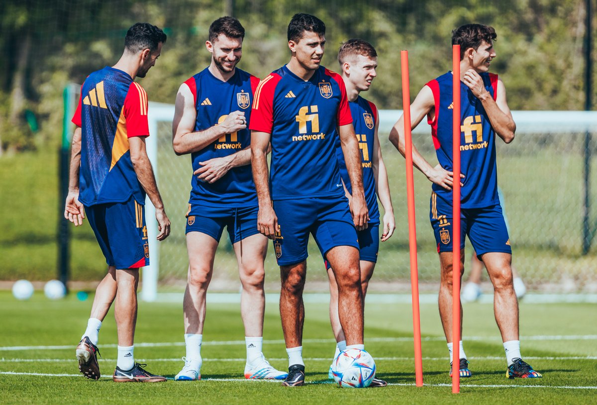 ManCity's tweet photo. The graft continues! 🔥 https://t.co/s0kcdD1KEn