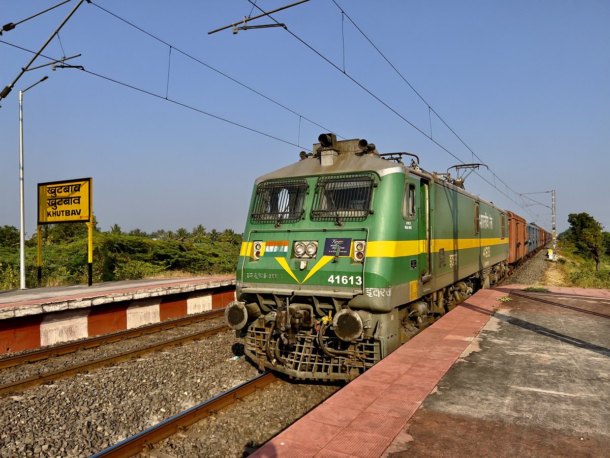 JatinBhhavsar's tweet photo. #WAG9 #freight #missyousachin #shotoniphone13promax #railpostlens #railpostlensphotooftheday #instarailfanning #instarailfans #irfca #indianrailways https://t.co/dre30r8FQv