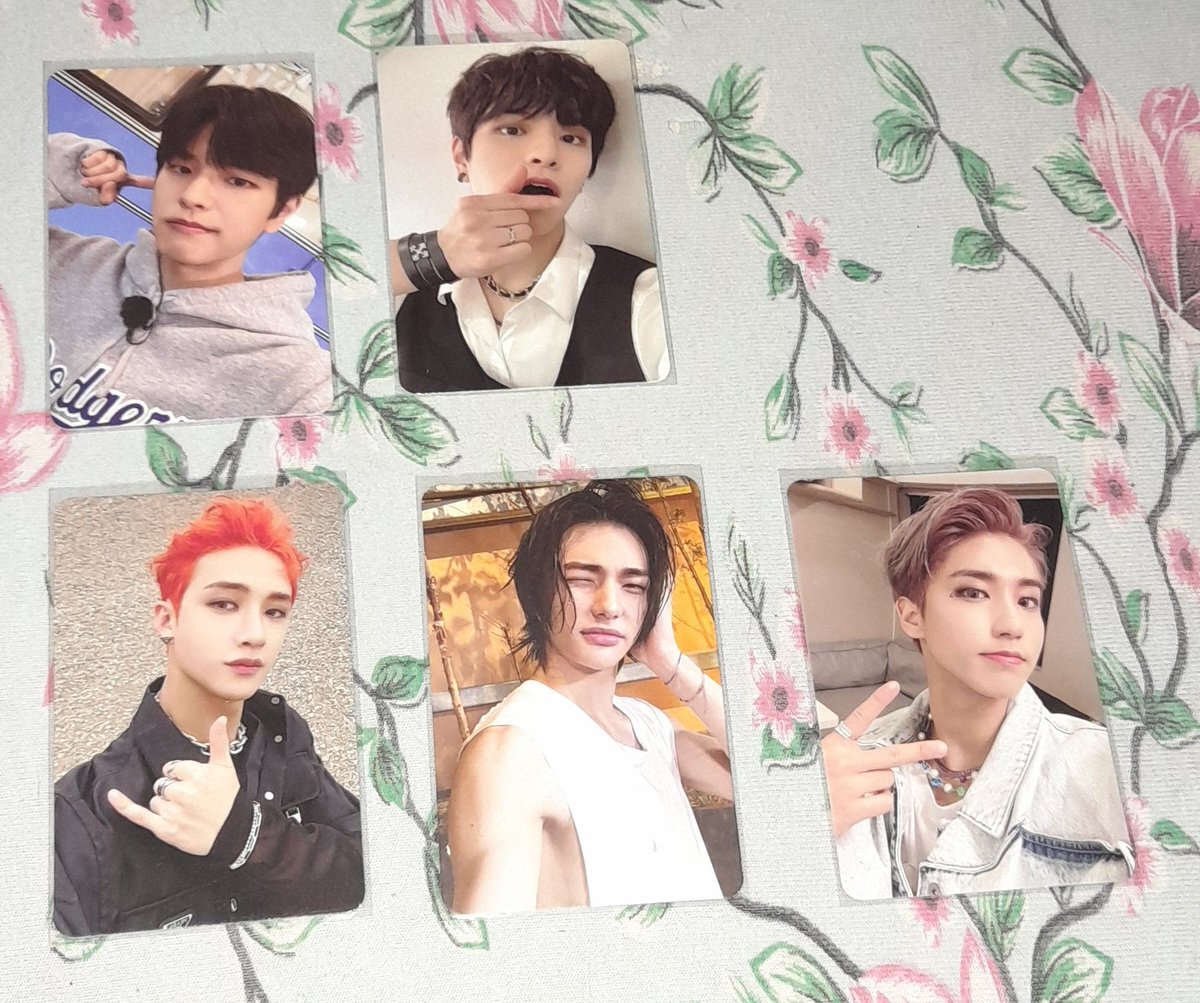 cb97seug's tweet photo. VENDO / VENDA STRAY KIDS 
Photocards Noeasy

- PCs double side: 35,00
- PCs Seungmin, Han, Bang Chan: 35,00
- PCs de pré venda(todos): 60,00

É minha primeira venda ent n tenho feedbacks, se quiserem vídeo dos PCs eu mando na dm, pagamento por pix https://t.co/OudOLlmLfy