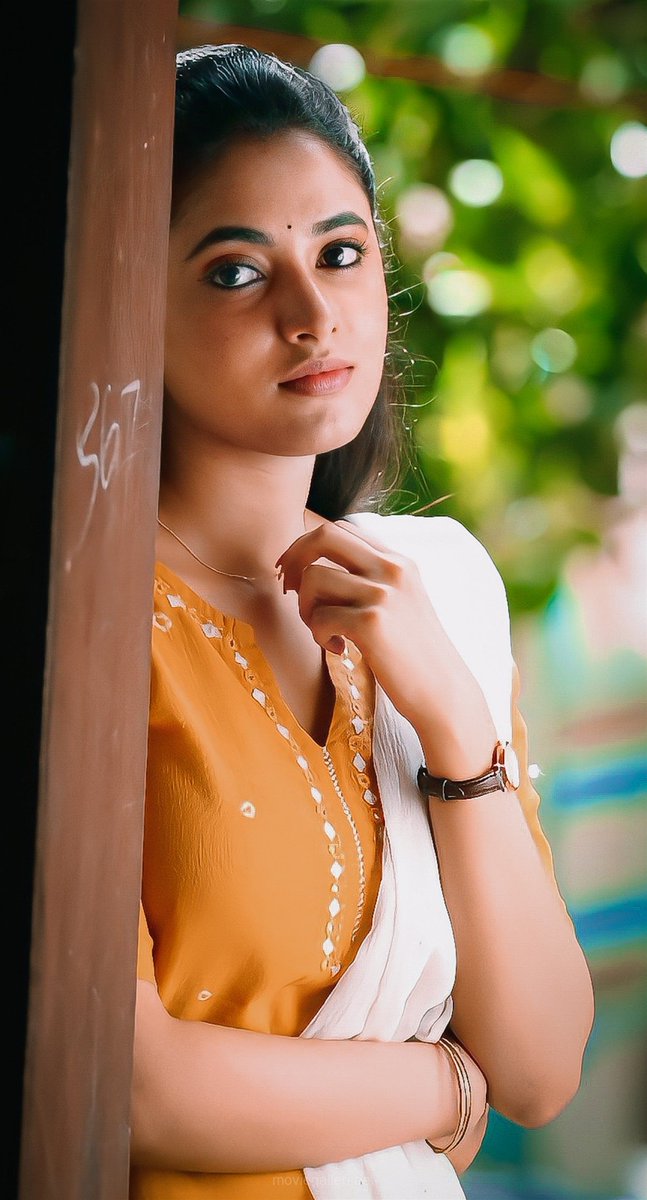 SKismAKASH's tweet photo. 🙂❤️
#PriyankaMohan
#HBDPriyankaMohan #HappyBirthdayPriyankaMohan
#HBDMezhuguDollPriyankaMohan
#HBDPinks https://t.co/uFL2RNaHAF