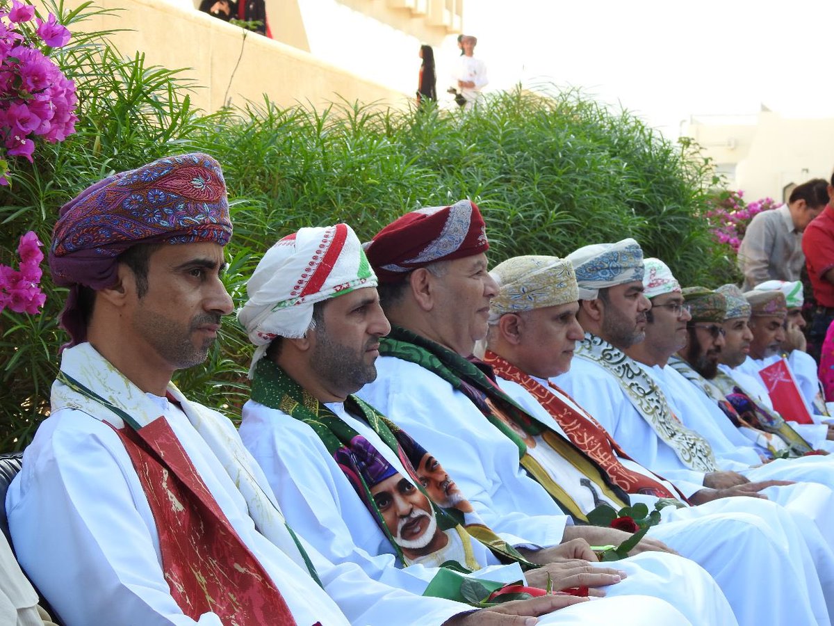 OCHS_HQ's tweet photo. احتفلت كلية عمان للعلوم الصحية بالعيد الوطني ال 52 المجيد، تحت رعاية الدكتور مصطفى بن فهمي عميد الكلية، بإقامة مهرجان العيد الوطني ، تضمن العديد من الفعاليات الطلابية و الرقصات الشعبية و المعارض   بمشاركة جمع غفير من طلاب الكلية و طلاب المدارس و الجمعيات الأهلية و الفرق الشعبية. https://t.co/l4lU8zEYYV