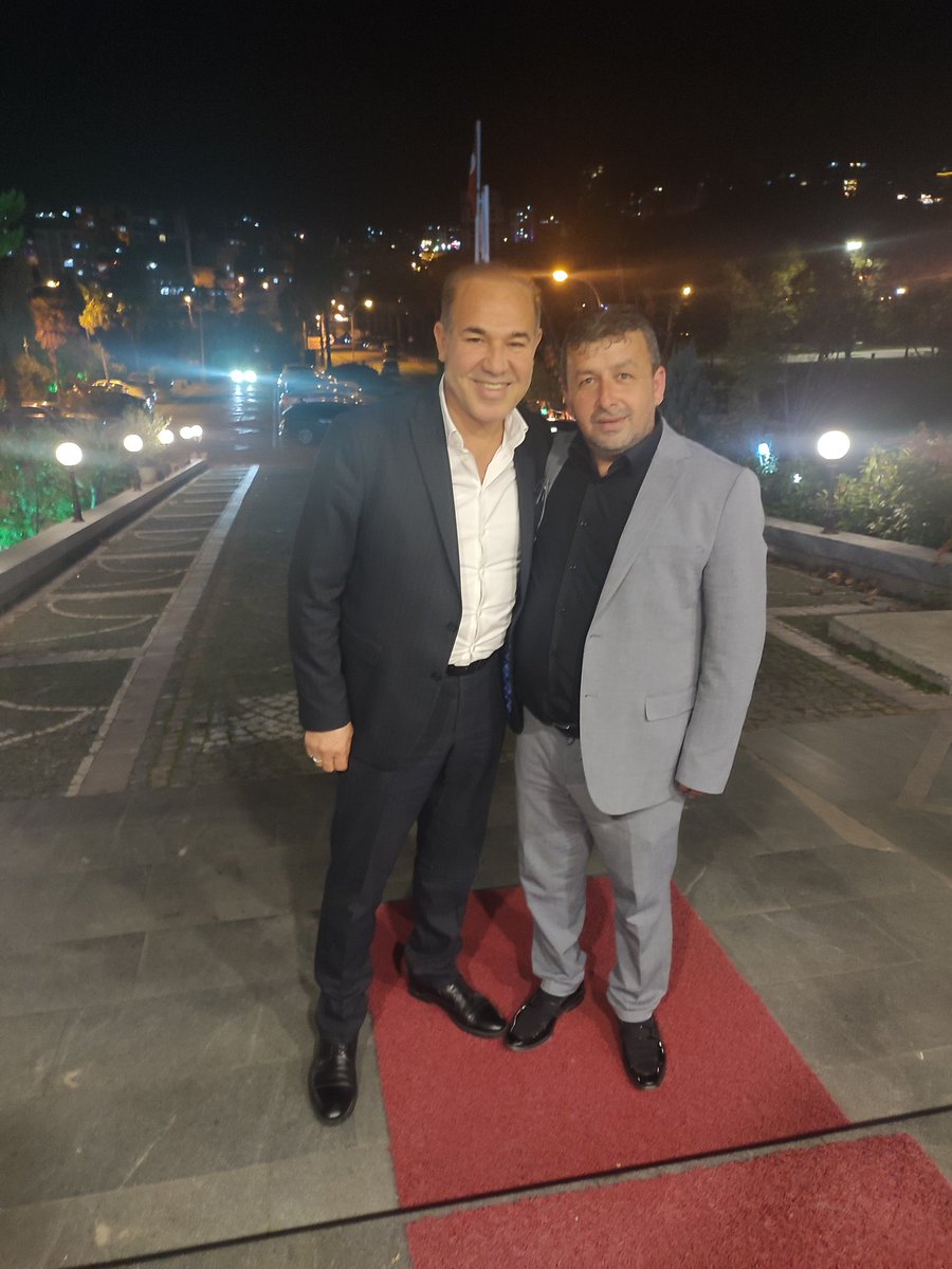 Sevgili büyüğü, MHP'nin etkin siyasetçisi,MHP Genel Başkanı  Devlet BAHÇELİ beyefendinin danışmanı  Hüseyin SÖZLÜ beyi, Samsun'da misafir ettik.
Sayın Başkan, hoş geldiniz, sefalar getirdiniz efendim 🌹