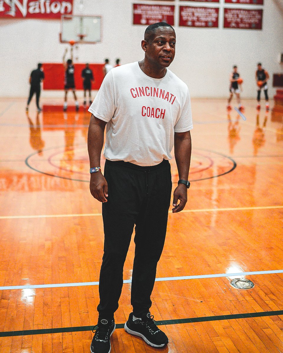 Cincinnati Men’s Hoops on Twitter