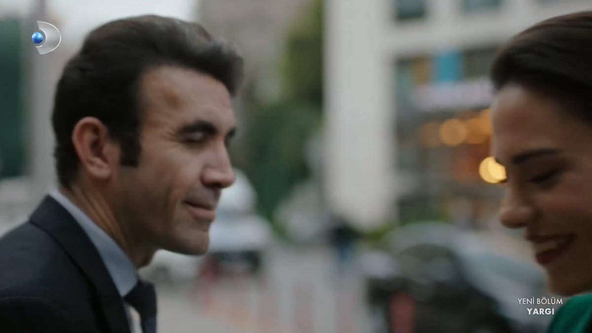 Seaspringslayy's tweet photo. Pars and Derya romance on the street 😏asjashas
#DePar https://t.co/rwTl5GkQWg