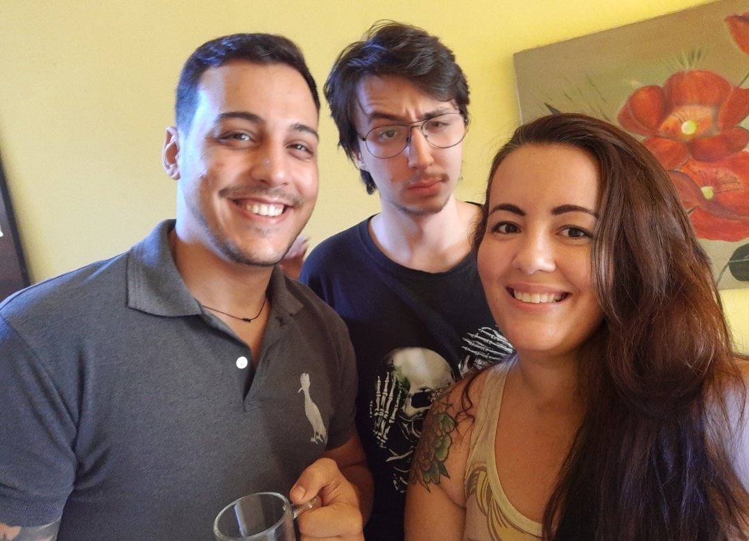 Fabiilustra's tweet photo. @GuilhermeBriggs Gratidão por responder, eu e meus filhos somos seus fãs de carteirinha ha décadas ❤️ https://t.co/fUKAjRxiRW