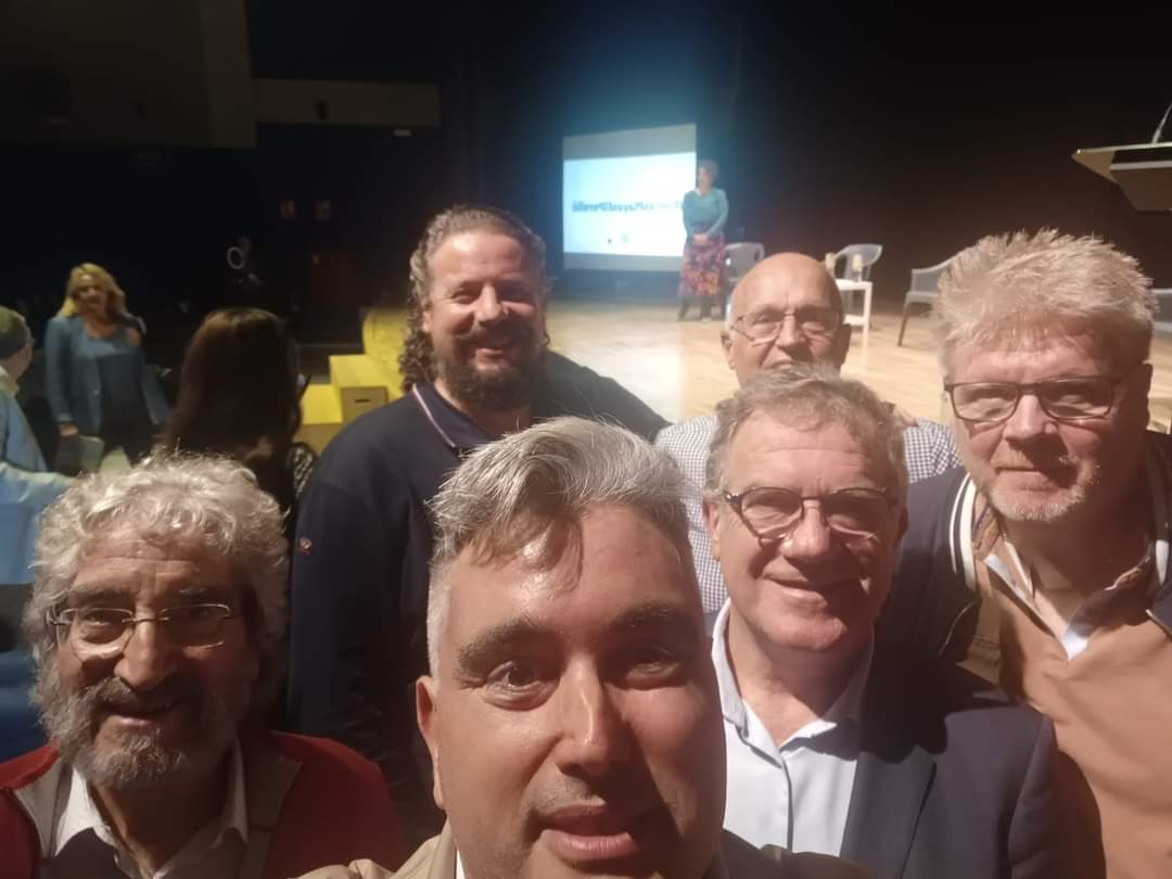 SOMOSMED's tweet photo. 💙 I Foro por las playas de la Comunidad Valenciana con la presencia de 21 Ayuntamientos y la participación de técnicos, asociaciones vecinales, todas las fuerzas políticas y nuestros representantes de @SOMOSMED.
🌊🌈🌱🐠🌤🌞 https://t.co/Ht8qTYhmtq
