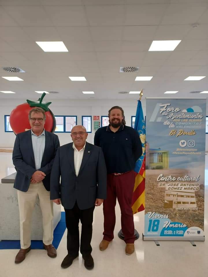 SOMOSMED's tweet photo. 💙 I Foro por las playas de la Comunidad Valenciana con la presencia de 21 Ayuntamientos y la participación de técnicos, asociaciones vecinales, todas las fuerzas políticas y nuestros representantes de @SOMOSMED.
🌊🌈🌱🐠🌤🌞 https://t.co/Ht8qTYhmtq
