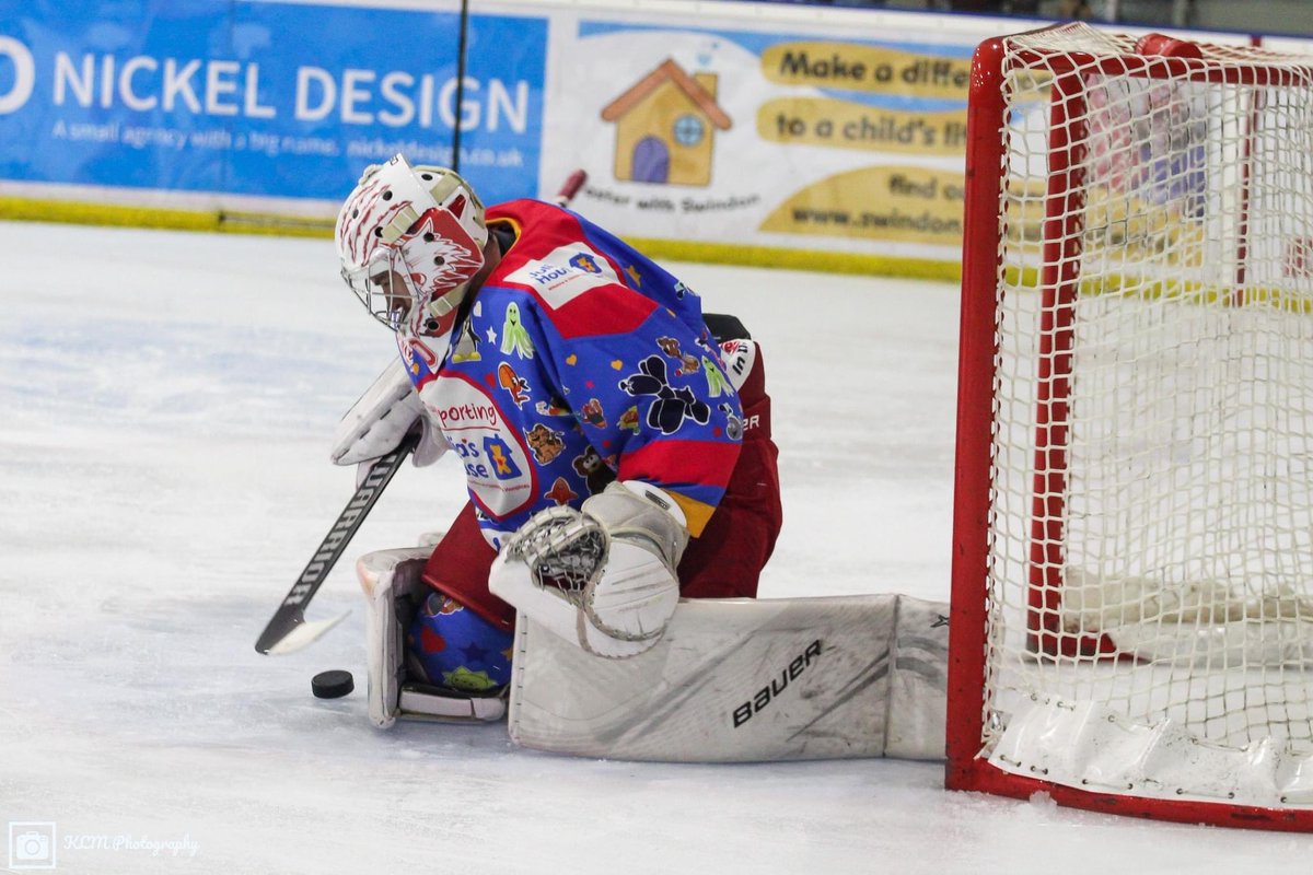 SwinWildcats's tweet photo. GOOOOOOOOOOOAAALLLLL SWINDON

Scored shorthanded by… NUMBER 30!!!

OOOH AAAH @RennyMarr https://t.co/T1QITLt7go