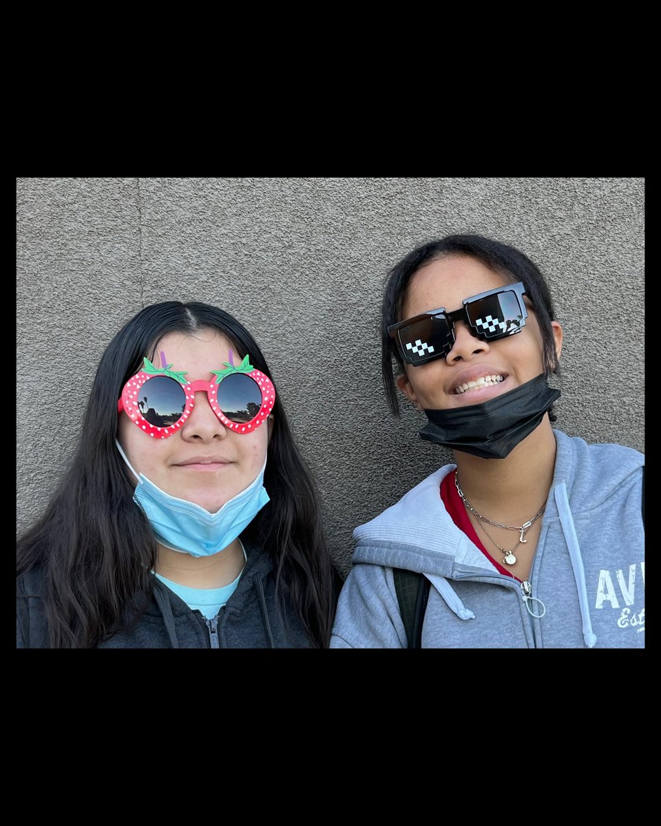 MissionEUSD's tweet image. "... Things are going great, and they're only getting better
I'm doing alright, getting good grades
The future's so bright, I gotta wear shades ..."

#SunglassesDay #SpiritWeek #Timbuk3 😎

instagram.com/reel/ClMZ_CdDW…